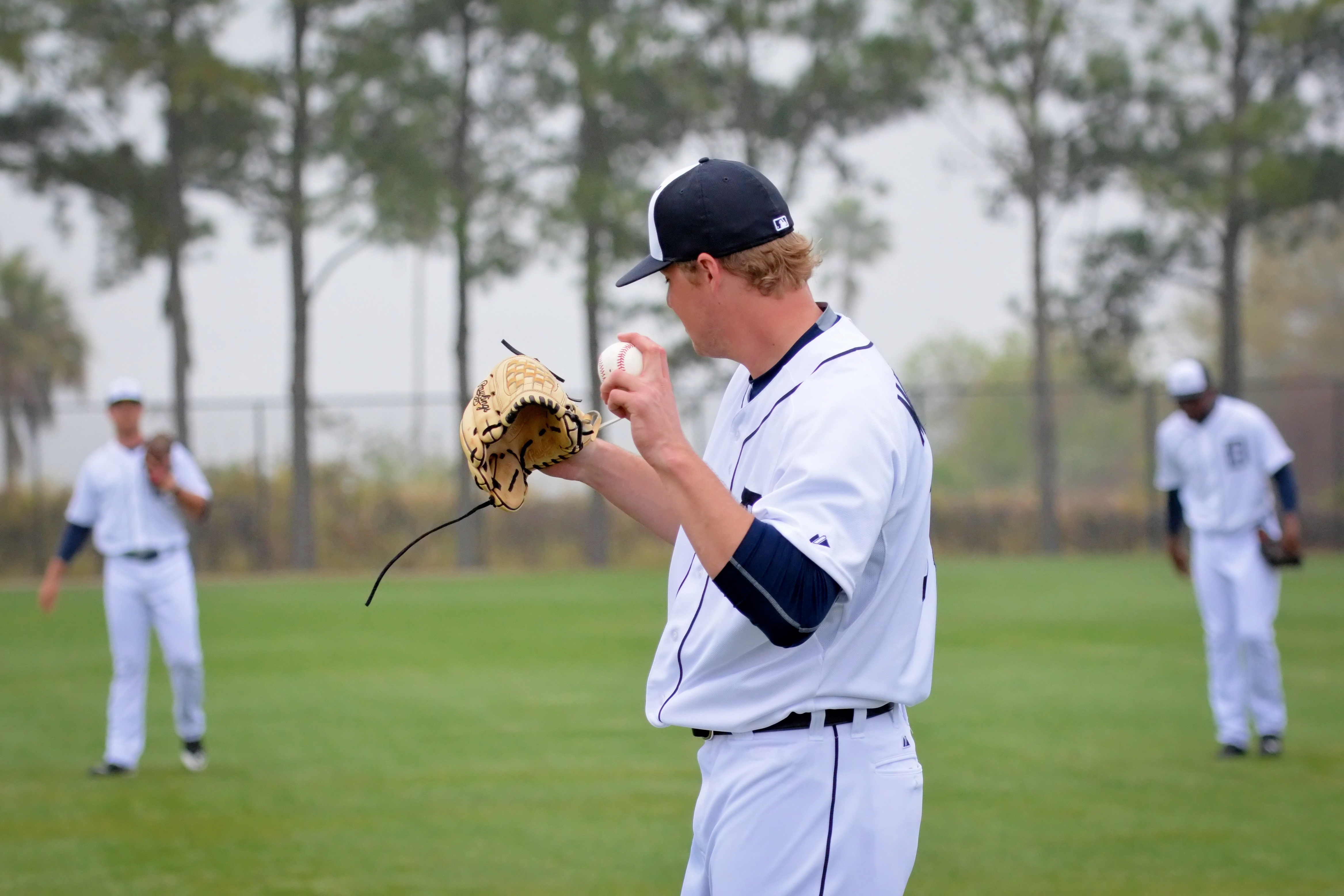 Joe Mantiply throwing
